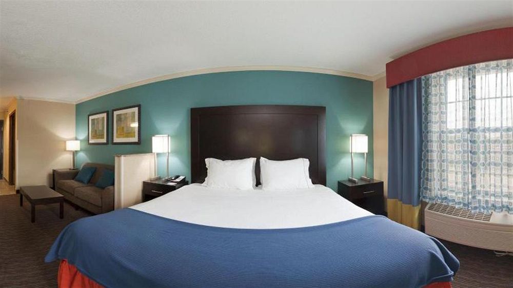 Holiday Inn Express Hotel & Suites North Kansas City By Ihg Buitenkant foto