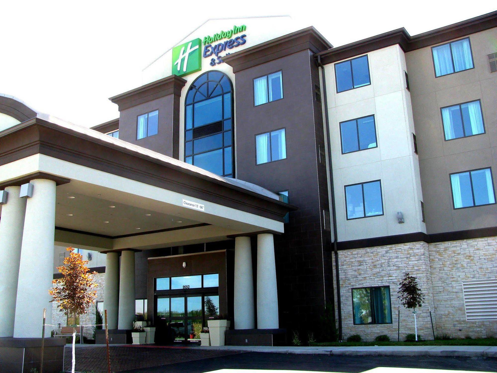 Holiday Inn Express Hotel & Suites North Kansas City By Ihg Buitenkant foto