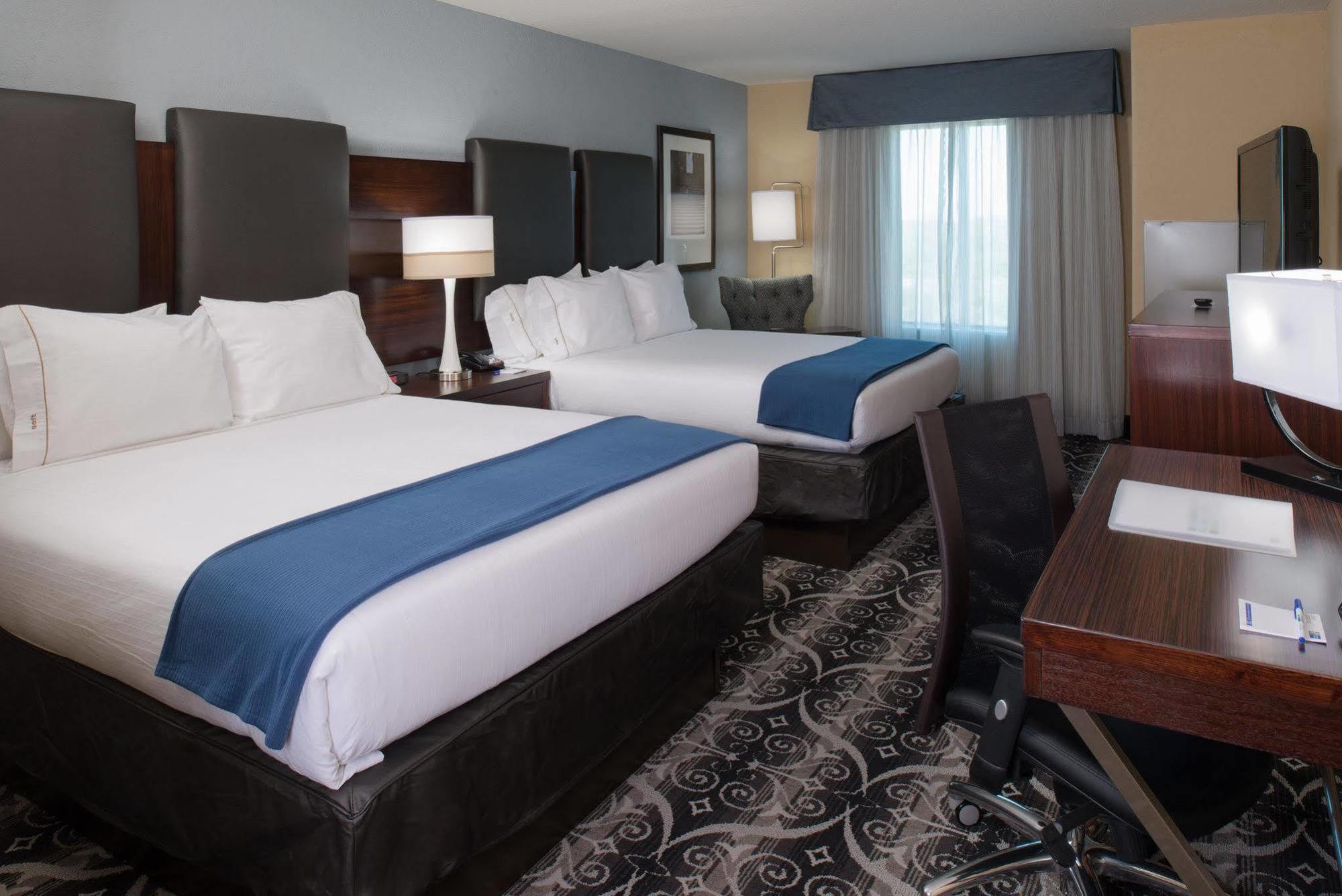 Holiday Inn Express Hotel & Suites North Kansas City By Ihg Buitenkant foto