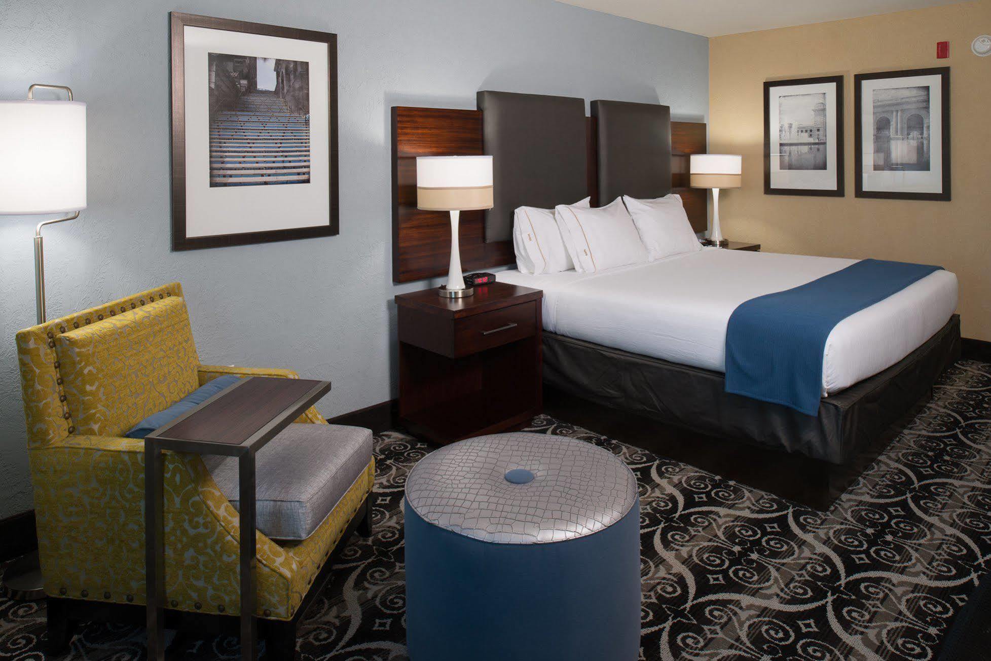 Holiday Inn Express Hotel & Suites North Kansas City By Ihg Buitenkant foto