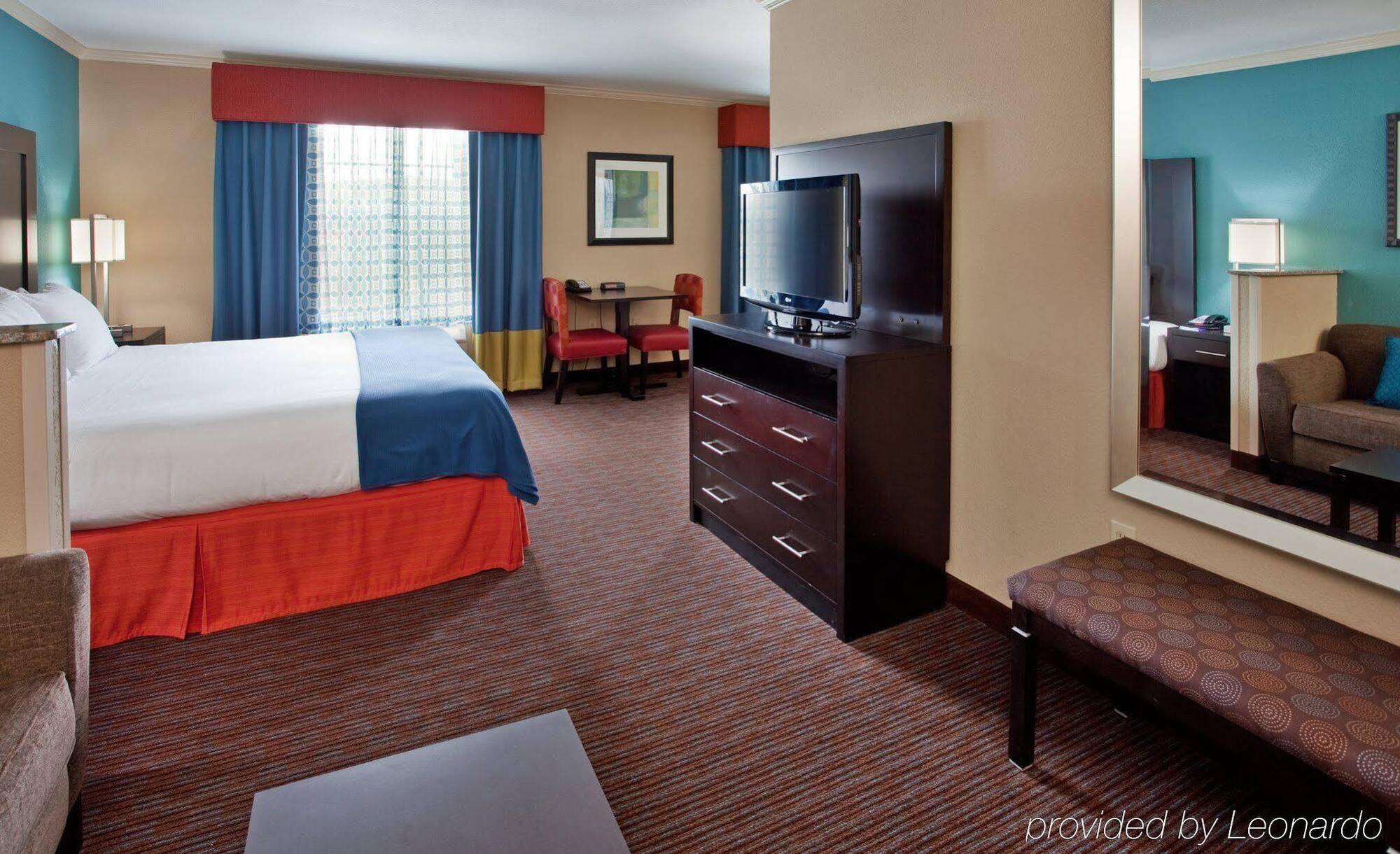 Holiday Inn Express Hotel & Suites North Kansas City By Ihg Buitenkant foto