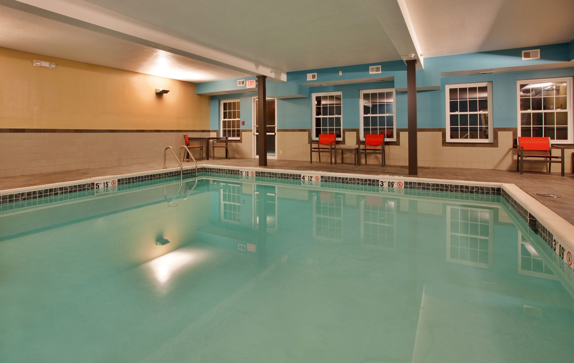 Holiday Inn Express Hotel & Suites North Kansas City By Ihg Buitenkant foto