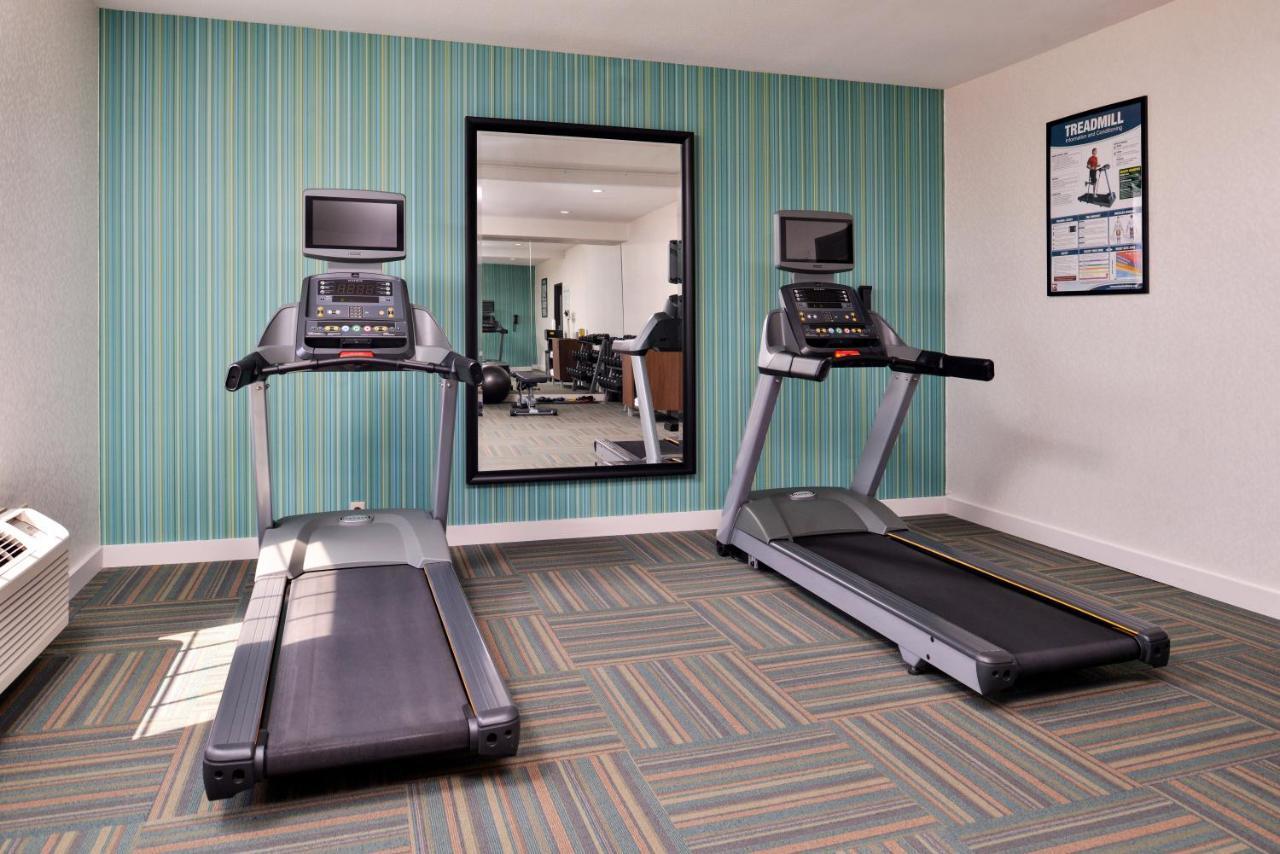 Holiday Inn Express Hotel & Suites North Kansas City By Ihg Buitenkant foto