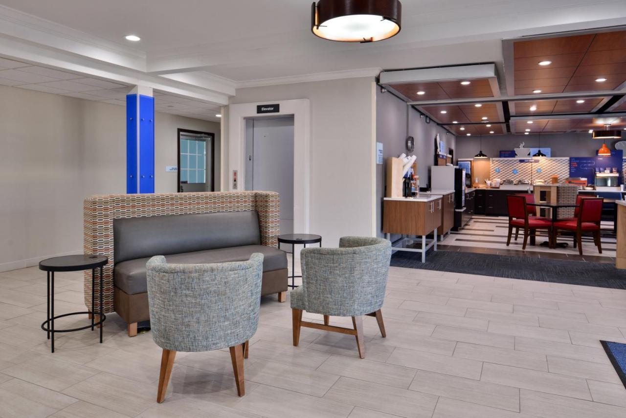 Holiday Inn Express Hotel & Suites North Kansas City By Ihg Buitenkant foto