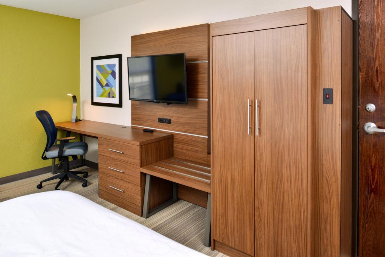 Holiday Inn Express Hotel & Suites North Kansas City By Ihg Buitenkant foto