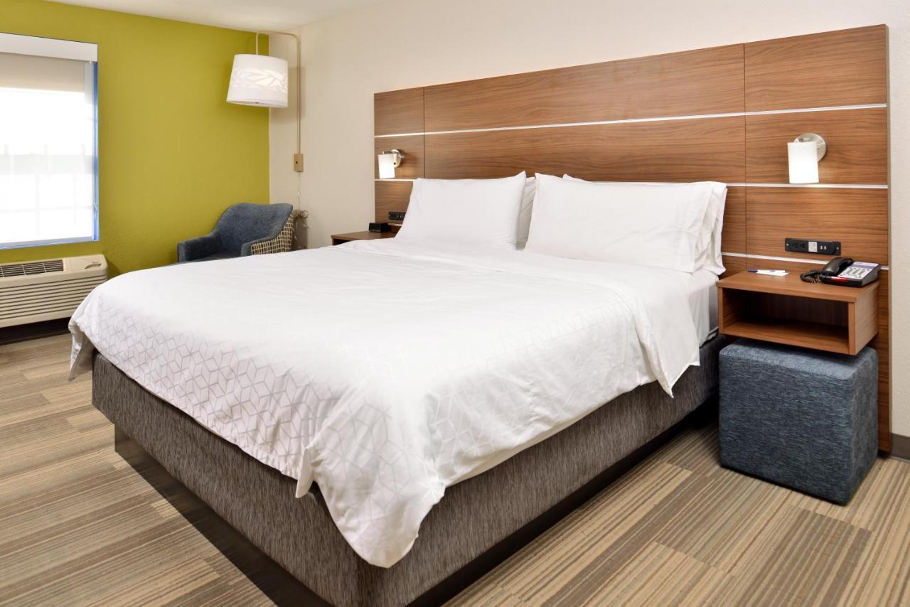 Holiday Inn Express Hotel & Suites North Kansas City By Ihg Buitenkant foto