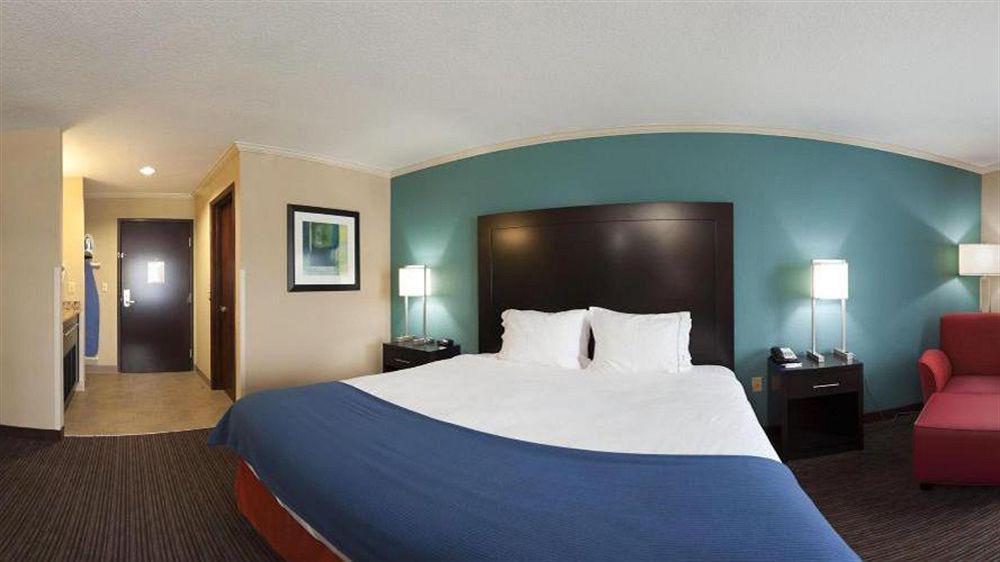 Holiday Inn Express Hotel & Suites North Kansas City By Ihg Buitenkant foto