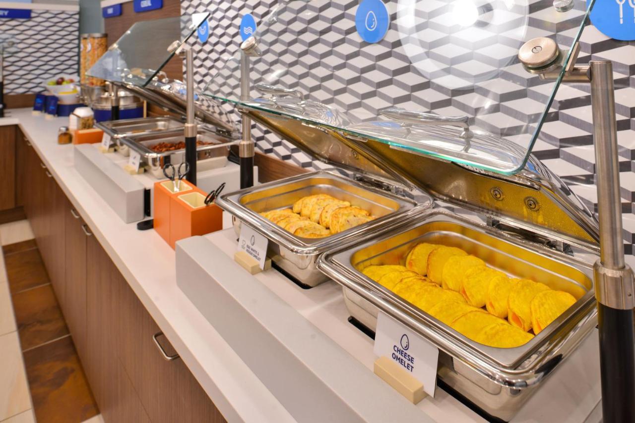 Holiday Inn Express Hotel & Suites North Kansas City By Ihg Buitenkant foto