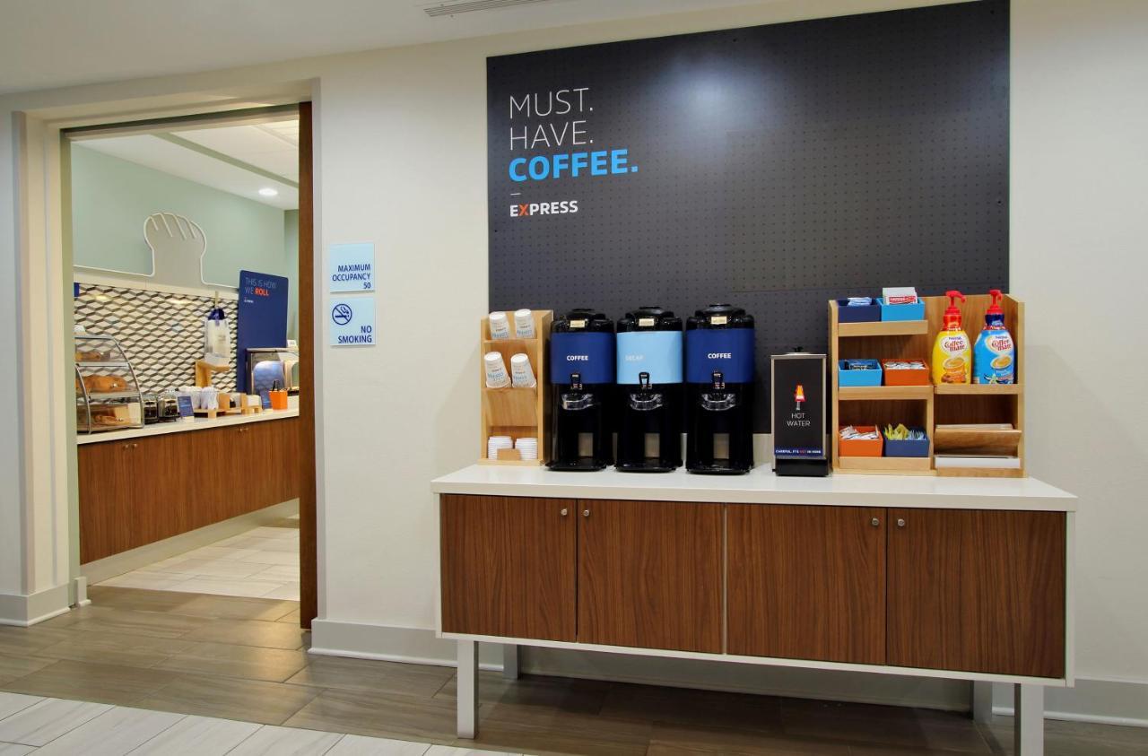 Holiday Inn Express Hotel & Suites North Kansas City By Ihg Buitenkant foto